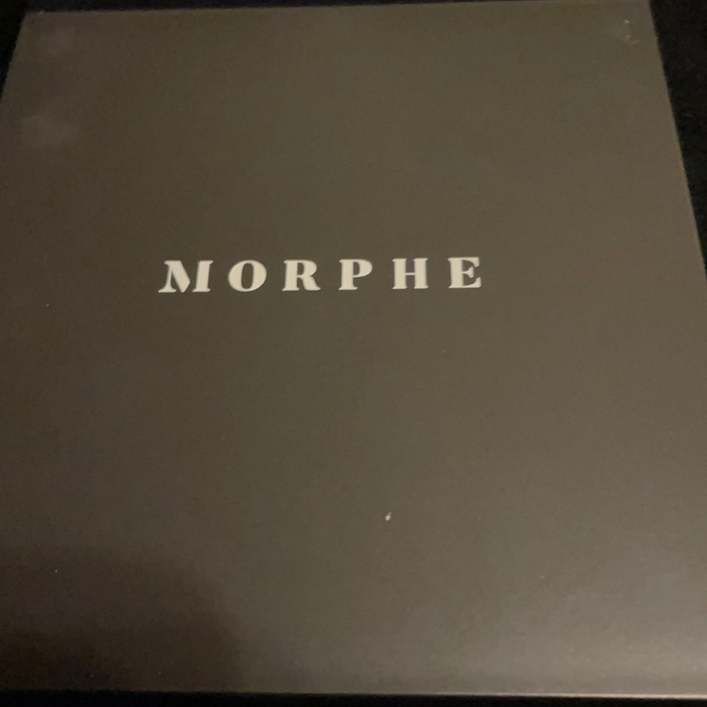 Morphe 9W, smoke and shadow artistry pallet